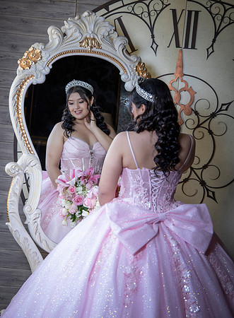 17-12-24 #12187 LAURA RDZ _CTR0295