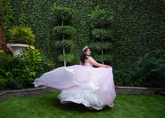17-12-24 #12187 LAURA RDZ _CTR0382