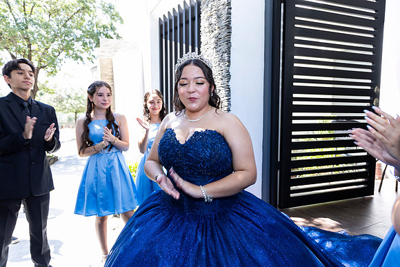 25 JUL 25 #8236 SANDRA LEAL _CTR0042