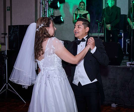 27 SEP 25 #12181 ANETTE VALERIA WALLE CASTRO BODA JENNY_W8A2704