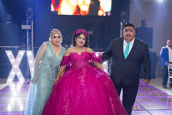 30 SEP 25 #8324 LORENA ALVARADO _CTR0440