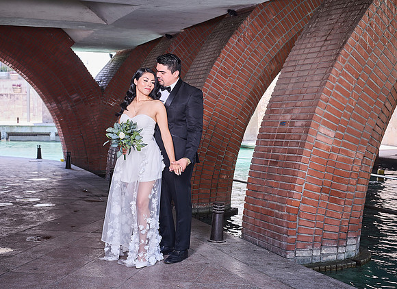 #8360 ERIK DANTH GARZA PAQ. ROMANCE _W8A2971 1