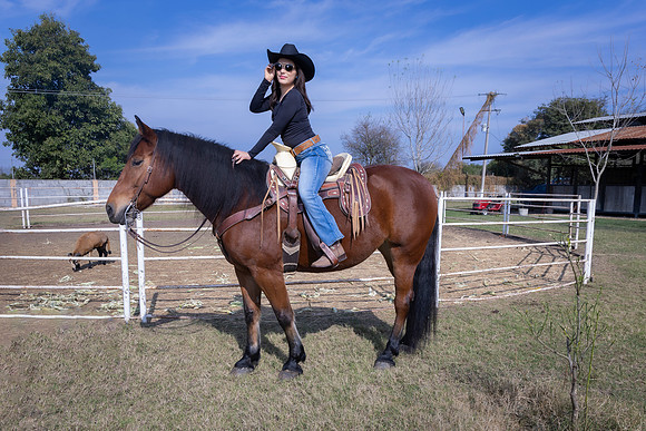 22 01 26 #8176 IRIS NANCY RDZ - 6331