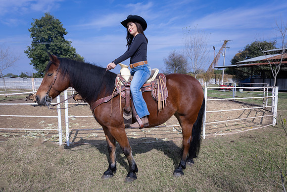 22 01 26 #8176 IRIS NANCY RDZ - 6327