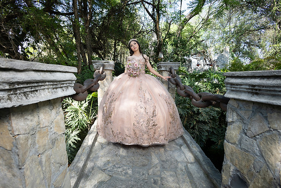 #8246 ADRIANA CASTRO - 4925