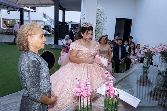 25 ABRIL 26 #4242 VERONICA MTZ _CRI0104