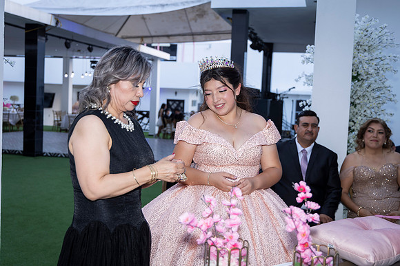 25 ABRIL 26 #4242 VERONICA MTZ _CRI0146