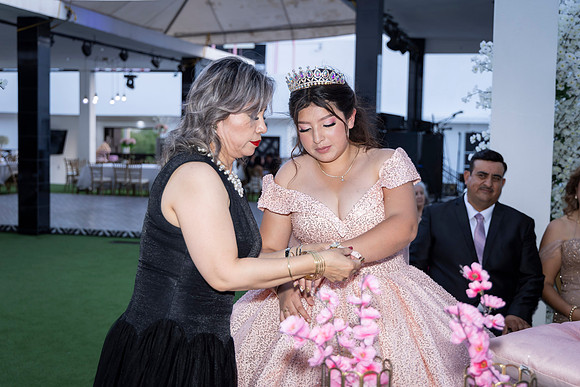 25 ABRIL 26 #4242 VERONICA MTZ _CRI0147