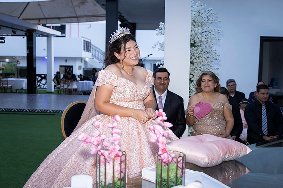 25 ABRIL 26 #4242 VERONICA MTZ _CRI0154