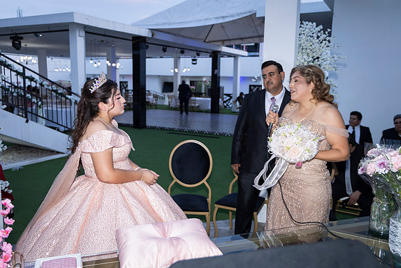 25 ABRIL 26 #4242 VERONICA MTZ _CRI0190