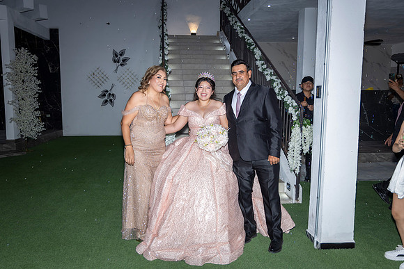 25 ABRIL 26 #4242 VERONICA MTZ _CRI0275