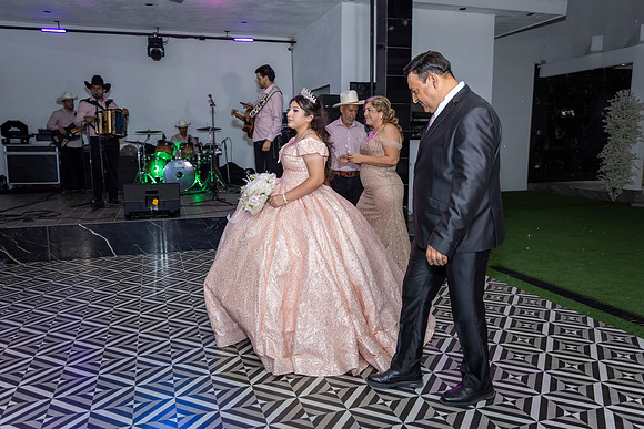 25 ABRIL 26 #4242 VERONICA MTZ _CRI0279