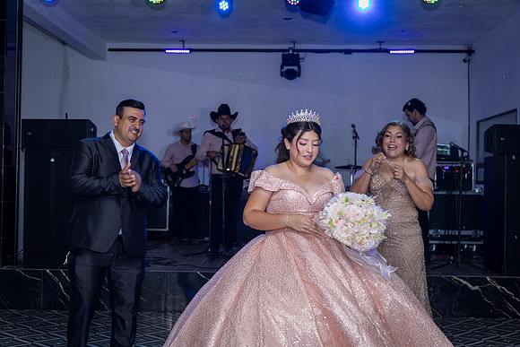 25 ABRIL 26 #4242 VERONICA MTZ _CRI0291