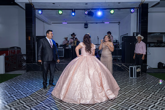 25 ABRIL 26 #4242 VERONICA MTZ _CRI0292