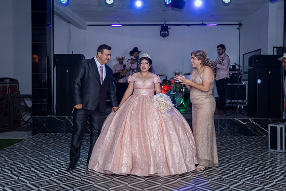 25 ABRIL 26 #4242 VERONICA MTZ _CRI0295