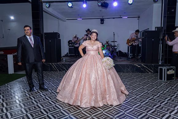 25 ABRIL 26 #4242 VERONICA MTZ _CRI0297