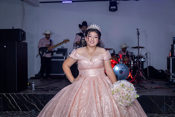 25 ABRIL 26 #4242 VERONICA MTZ _CRI0299