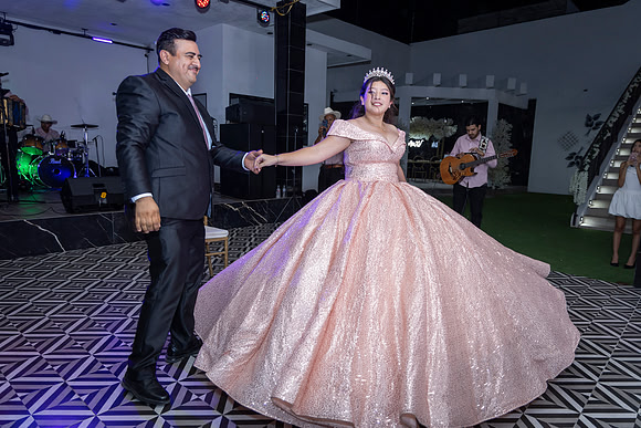 25 ABRIL 26 #4242 VERONICA MTZ _CRI0315