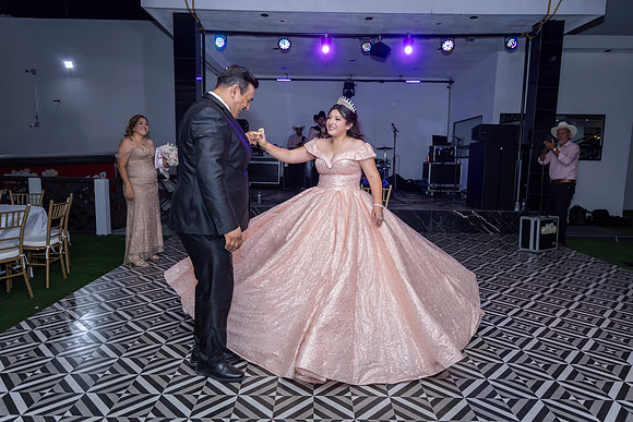 25 ABRIL 26 #4242 VERONICA MTZ _CRI0320
