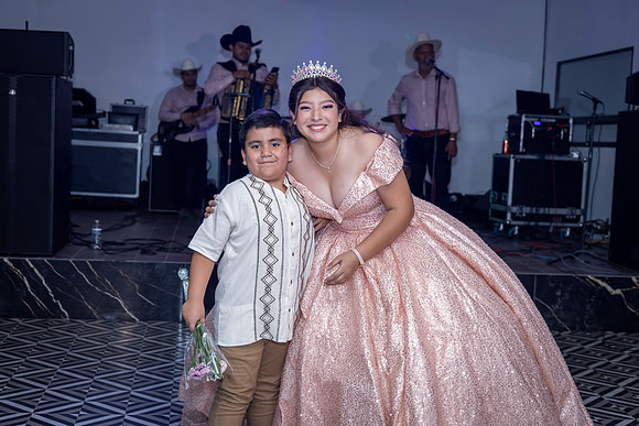 25 ABRIL 26 #4242 VERONICA MTZ _CRI0331