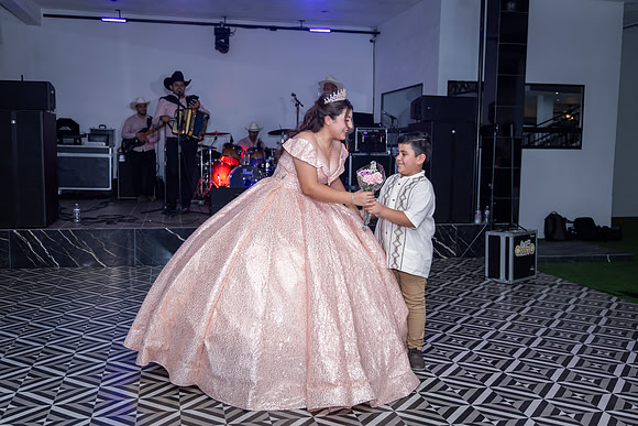 25 ABRIL 26 #4242 VERONICA MTZ _CRI0335