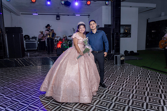 25 ABRIL 26 #4242 VERONICA MTZ _CRI0345