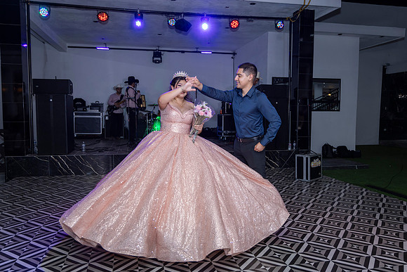 25 ABRIL 26 #4242 VERONICA MTZ _CRI0349