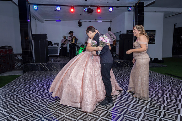 25 ABRIL 26 #4242 VERONICA MTZ _CRI0350