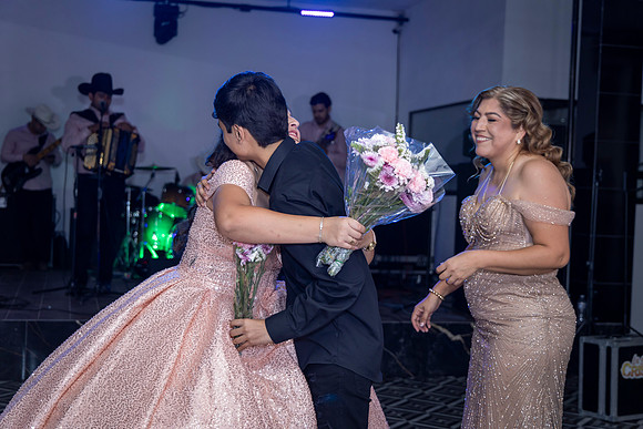 25 ABRIL 26 #4242 VERONICA MTZ _CRI0359