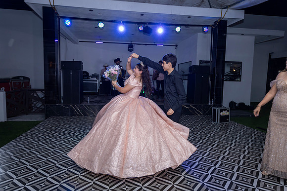 25 ABRIL 26 #4242 VERONICA MTZ _CRI0360