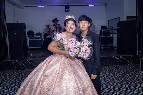 25 ABRIL 26 #4242 VERONICA MTZ _CRI0370