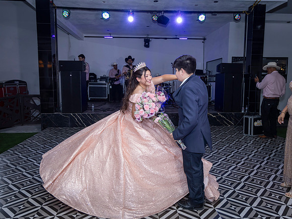 25 ABRIL 26 #4242 VERONICA MTZ _CRI0380