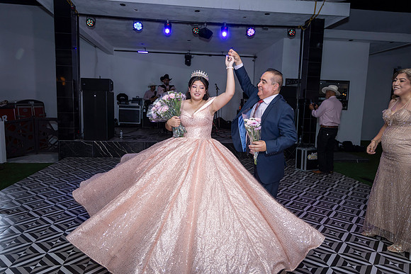 25 ABRIL 26 #4242 VERONICA MTZ _CRI0385