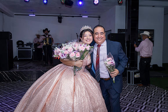 25 ABRIL 26 #4242 VERONICA MTZ _CRI0386