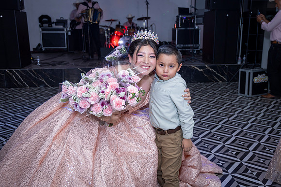 25 ABRIL 26 #4242 VERONICA MTZ _CRI0392