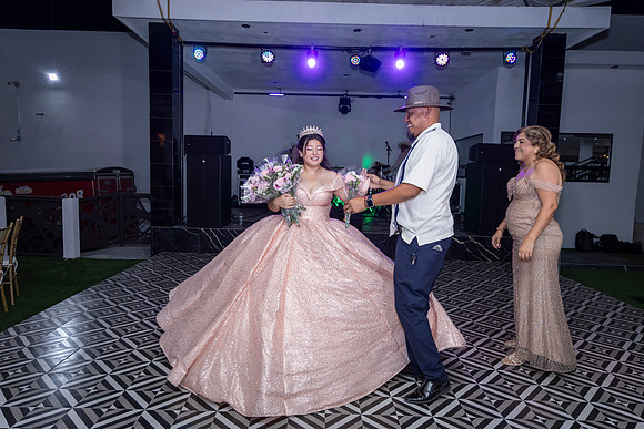 25 ABRIL 26 #4242 VERONICA MTZ _CRI0403