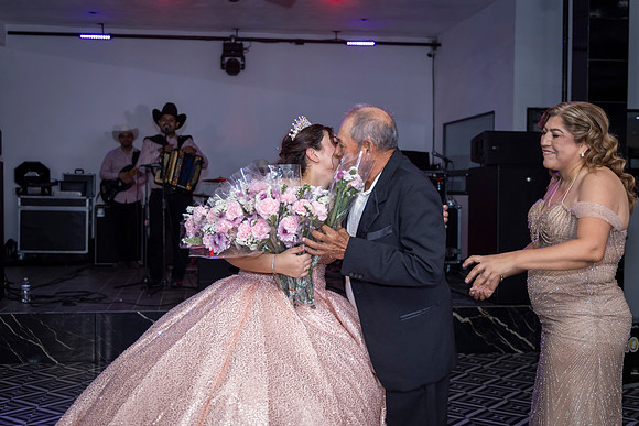 25 ABRIL 26 #4242 VERONICA MTZ _CRI0406