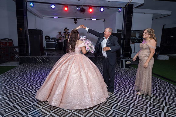 25 ABRIL 26 #4242 VERONICA MTZ _CRI0408