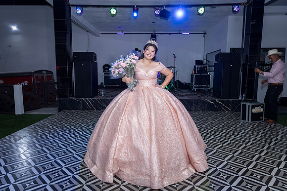 25 ABRIL 26 #4242 VERONICA MTZ _CRI0415
