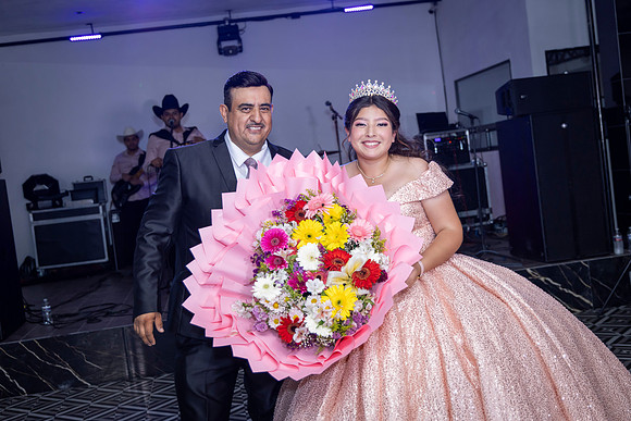 25 ABRIL 26 #4242 VERONICA MTZ _CRI0437