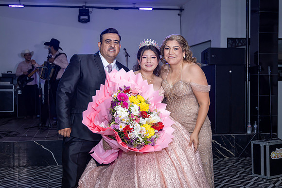 25 ABRIL 26 #4242 VERONICA MTZ _CRI0442