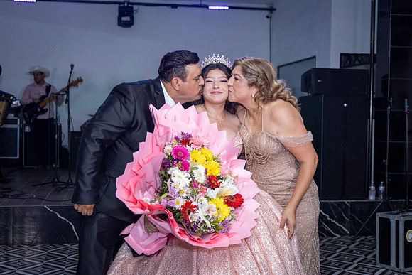 25 ABRIL 26 #4242 VERONICA MTZ _CRI0444
