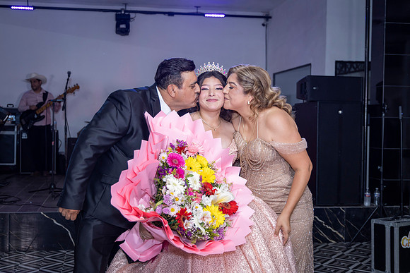 25 ABRIL 26 #4242 VERONICA MTZ _CRI0445