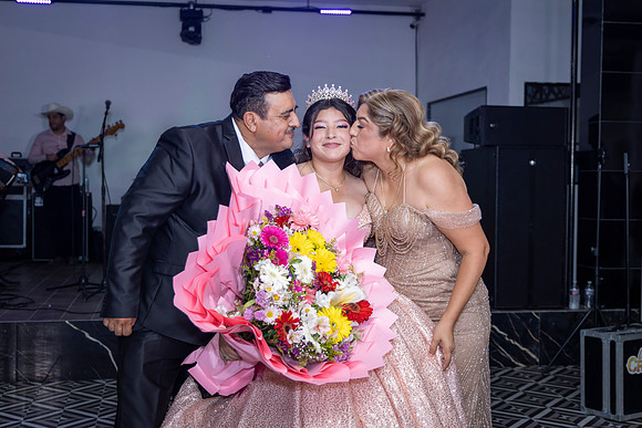 25 ABRIL 26 #4242 VERONICA MTZ _CRI0446