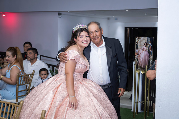 25 ABRIL 26 #4242 VERONICA MTZ _CRI0466