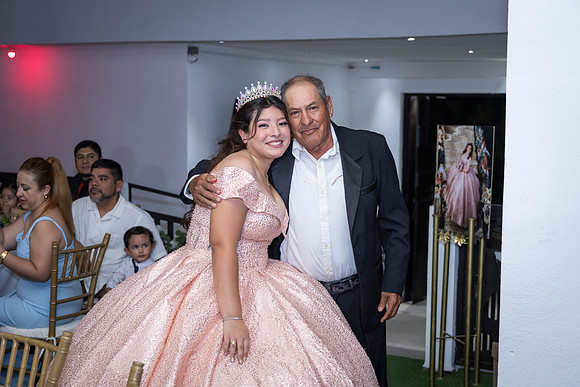 25 ABRIL 26 #4242 VERONICA MTZ _CRI0467