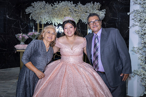 25 ABRIL 26 #4242 VERONICA MTZ _CRI0508