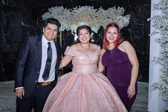 25 ABRIL 26 #4242 VERONICA MTZ _CRI0512