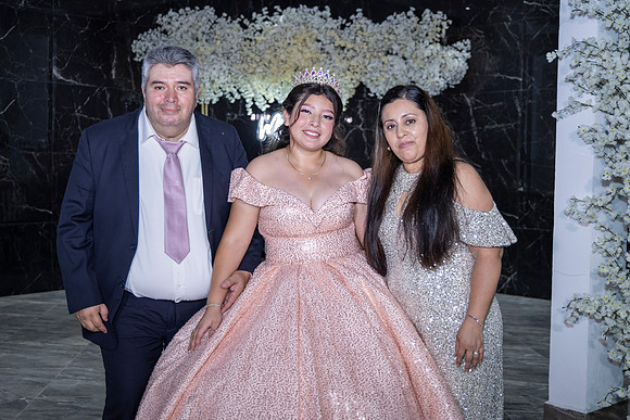 25 ABRIL 26 #4242 VERONICA MTZ _CRI0523