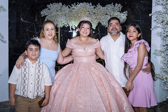25 ABRIL 26 #4242 VERONICA MTZ _CRI0569